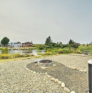 Waterfront Getaway With Private Hot Tub, Grill, Dock Βίλα Ocean Shores Exterior photo