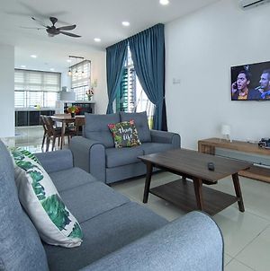 Desaru Comfy Home With Netflix Near Beach, Waterpark & Bbq Bandar Penawar Exterior photo