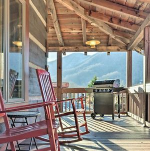 The Cabin At Marys Place With Deck And Mtn Views! Βίλα Maggie Valley Exterior photo