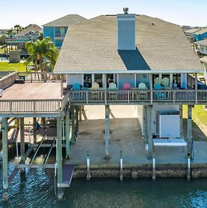 Waterfront Haven - Beautiful Bay Home With 2 Boat Slips And Great Fishing! Freeport Exterior photo