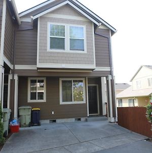 Townhouse In The Heart Of Silicon Forest Βίλα Hillsboro Exterior photo