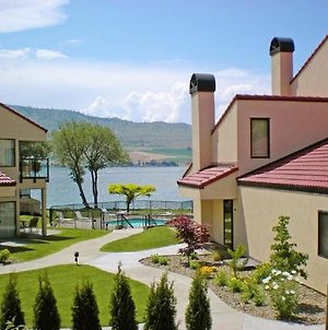 Spacious Resort Condos Fronting Beautiful Lake Chelan Exterior photo
