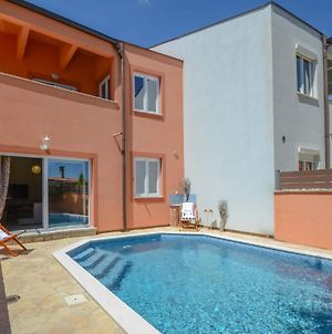 Holiday House With Swimming Pool Iva Βίλα Marčana Exterior photo