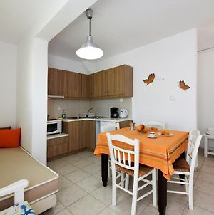 Tsakanos Apartments Milos Island Exterior photo