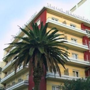 Saronicos Hotel Αθήνα Exterior photo