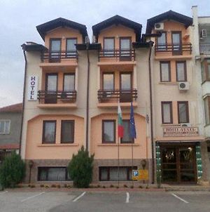 Hotel Vesta Καζανλούκ Exterior photo