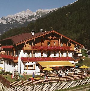 Hotel Brunnenhof Neustift im Stubaital Exterior photo