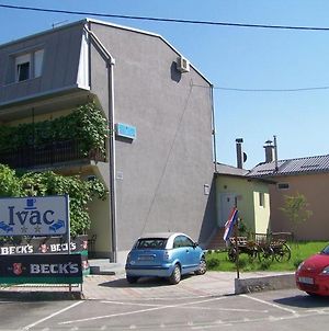 Guest House Ivac Inn Zagreb Airport Velika Gorica Exterior photo