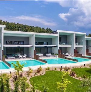 Lagomandra Luxury Suites With Private Pools Νικήτη Exterior photo
