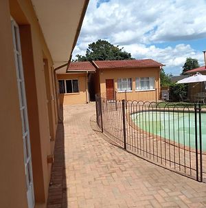 Amberlight Self Catering Accommodation Krugersdorp Exterior photo