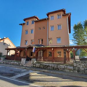 Villa Dijana Gračac Exterior photo