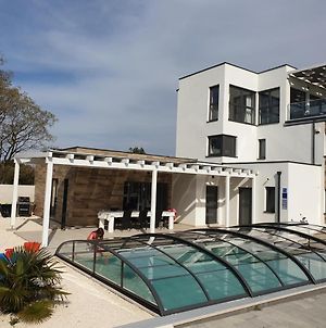 Villa Stella With Coverd & Heated Pool, Jacuzzi, Sauna, Bbq & Table Tennis Near The Beach, Pomer, Istria Exterior photo