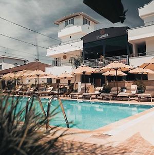 Esquire Hotels And Lounges Κεμέρ Exterior photo
