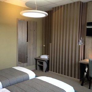 Hotel Mille Colonnes Λουβέν Room photo