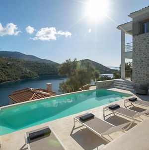 Villa Elanthy-New Luxury Villa With Private Sea Access Σύβοτα Exterior photo