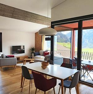 3,5 Zimmer Dachwohnung: Modern, Komfortabel, Zentral, Mit Bergsicht Disentis Exterior photo