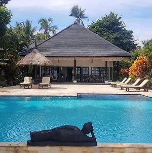 Villa Mangga At Bali Beach Banjar  Exterior photo