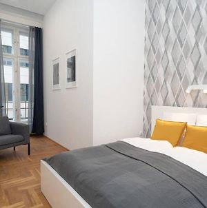 Best Located, 150 M2 5 Bedrooms Apt., Βουδαπέστη Exterior photo