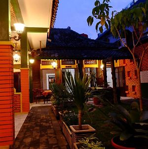 Kampoeng Djawa Hotel Γιογκιακάρτα Exterior photo