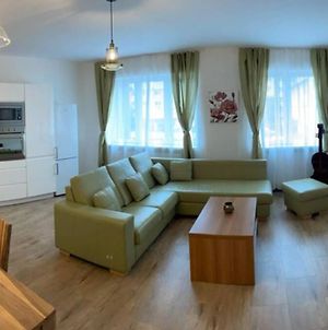 Newly Renovated 2 Rooms Apartment Downtown Νίτρα Exterior photo