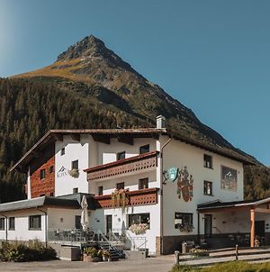 Hotel Alpina Galtür Exterior photo