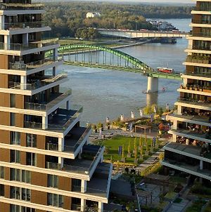Fink Lux Apartment-Belgrade Waterfront Residence Sajmiste Exterior photo