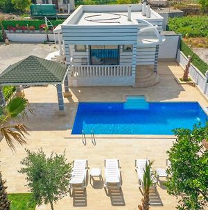 Marvelous Villa With Private Pool In Muratpasa Αττάλεια Exterior photo