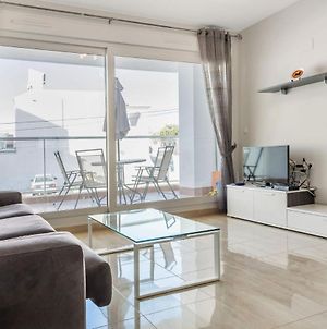 Fantastic 2 Bedroom Fully Furnished Modern Apartment In Walking Distance To All Amenities Villamartin  Exterior photo