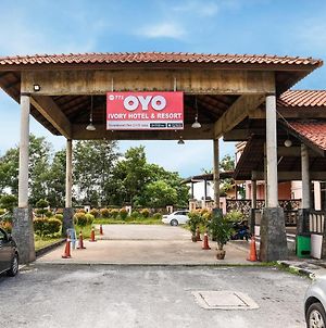 Oyo 771 Ivory Hotel & Resort Rawang Exterior photo