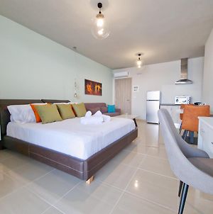 Epipleon Luxury Suites -105- Δωμάτιο 35τμ με βεράντα 35τμ μπροστά στη θάλασσα Ναύπακτος Exterior photo