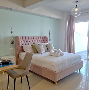 Epipleon Luxury Suites -106- Δωμάτιο 40τμ με βεράντα 45τμ μπροστά στην θάλασσα Ναύπακτος Exterior photo