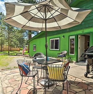 Peaceful Woodland Park Home With Patio And Grill! Exterior photo