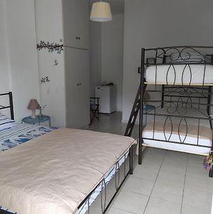 Eleni Karouti Rooms For Rent Πτελεός Exterior photo