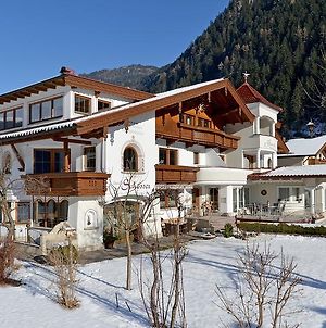 Alpinschlossl Aparthotel Mayrhofen Exterior photo