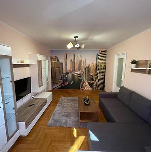 Soho Apartment Fagaras - 1 Bedroom & Extensible Couch Exterior photo