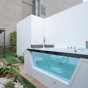 Exclusive Penthouse With Private Rooftop Jacuzzi By Globalstay Λίμα Exterior photo