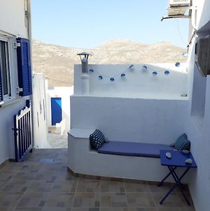 Cycladic House White And Blue In Kato Chora Βίλα Σέριφος Exterior photo