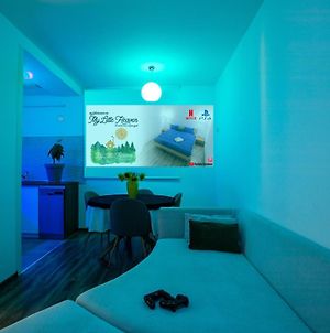 My Little Heaven - Smart Home With Projector & Ps4 Μπρασόβ Exterior photo