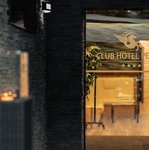 Club Hotel Pegasus Tiszaug Exterior photo
