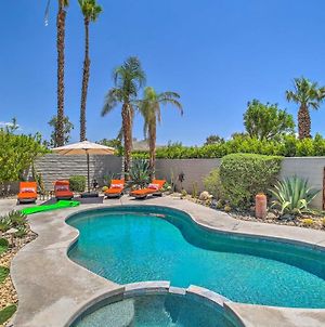 Colorful Palm Springs Property With Private Oasis! Exterior photo