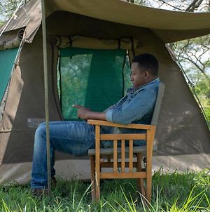 Serengeti Budget Campsite & Safari Ξενοδοχείο Exterior photo