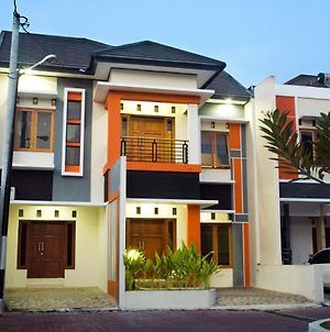 Guest House Dekat Ugm Omah Ningrat Yogyakarta Kejayan Exterior photo