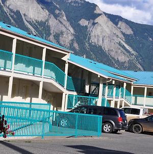 Canadas Best Value Inn Mile-0-Motel Lillooet Exterior photo