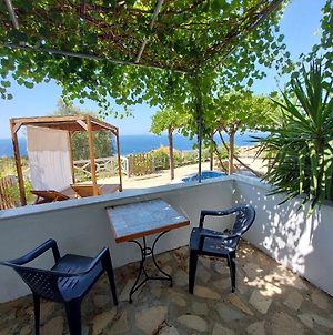 Beautiful House Located On A Hill With A Spectacular Sea View In Samos Island Βίλα Κουμέικα Exterior photo