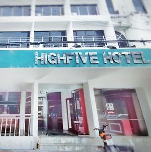Highfive Hotel Pattaya Exterior photo