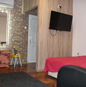 Apartman En Διαμέρισμα Dusanovac Exterior photo