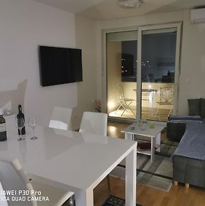 City Center Pearl #Brand New&Attractive New Building&Area#Home Office#Direct Access To Garage#Two Toilets#12 Min From Square Ζάγκρεμπ Exterior photo