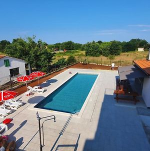 House Lucija Family Apartments For Max 6 Persons With Pool In Πόρετς Exterior photo