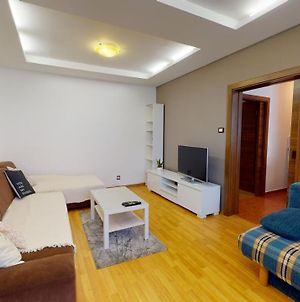 2 Separate Bd Apt Very Close To The City Centre Μπρατισλάβα Exterior photo
