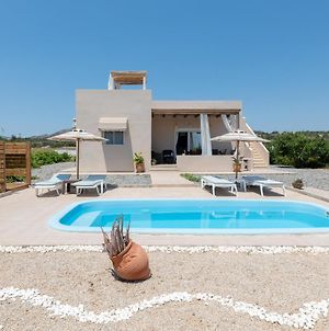 Gennadi Serenity House- Beachfront Villa With Pool Exterior photo